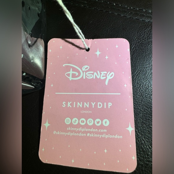 Disney Skinnydip Cruela from 101 Dalmatians Zip Pull Cosmetic Make-Up Bag - Picture 5 of 9